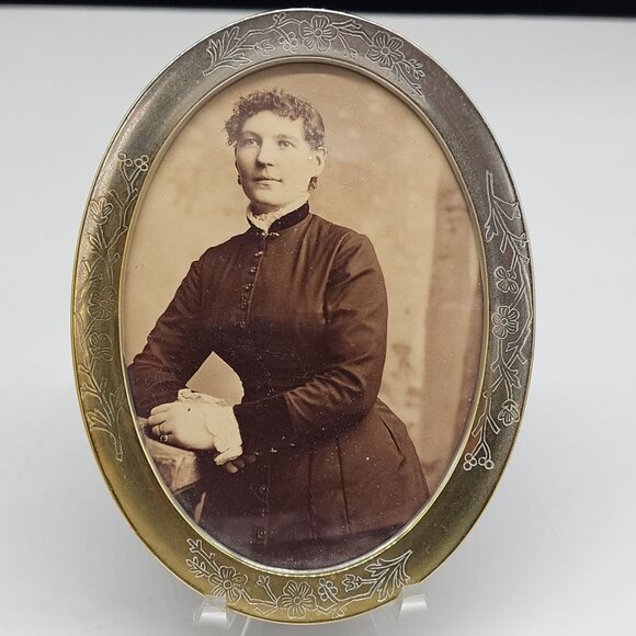 Antique Gold Tone Picture Frame Photograph of Victorian Woman Embossed Flowers 4 - Picture 1 of 11